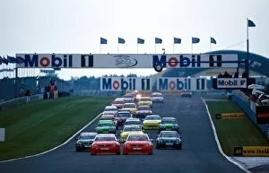 Images Dated 23rd September 2001: British Touring Car Championship: The start of the race