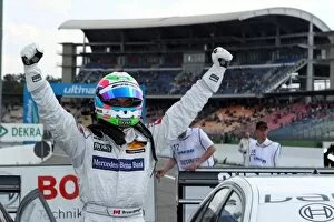 Images Dated 30th April 2011: Bruno Spengler faehrt auf die Pole Position beim Saisonauftakt in Hockenheim - DTM Hockenheim