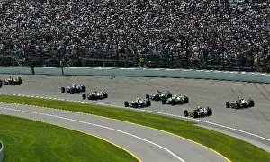 Images Dated 27th May 2002: Close racing into the first turn of the race: Indianapolis 500, Indianapolis, USA, 26 May 2002