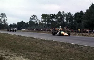 Images Dated 25th August 2022: Dan Gurney leads Piers Courage US Grand Prix, Watkins Glen, USA