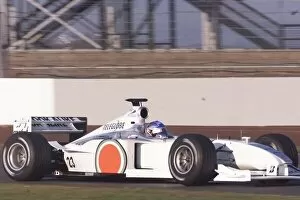 Images Dated 27th January 2000: Darren Manning, British American Racing Honda BAR 002 Formula One Testing, Silverstone, England