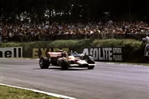 Images Dated 16th April 2021: Emerson Fittipaldi & Pedro Rodriguez British Grand Prix, Brands Hatch