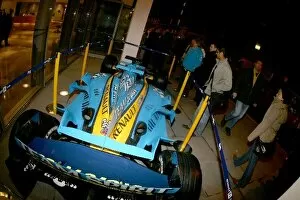 Images Dated 23rd November 2005: F1 In Schools Launch: The Renault F1 car was on display