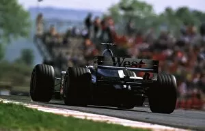 Images Dated 10th May 2000: F1Spanish Grand Prix-McLaren-Mika Hakkinen-Rear action