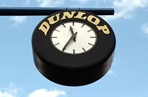 Images Dated 29th July 2003: The famous Dunlop clock at the Donington start / finish straight
