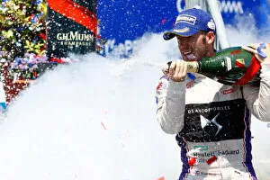 Champagne Gallery: fe formula e podium champagne