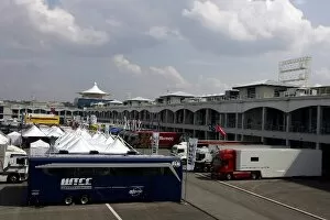 Images Dated 25th September 2006: FIA World Touring Car Championship: The WTCC paddock