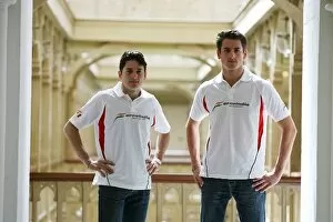 Images Dated 7th February 2008: Force India F1 Drivers in Mumbai: L-R: Force India F1 Team mates Giancarlo Fisichella