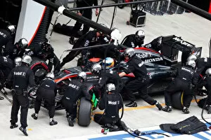 Images Dated 11th October 2015: formula 1 one f1 gp priority Action Pit Stops