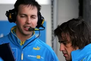 Images Dated 26th April 2006: Formula 1 Testing: Fernando Alonso Renault with his engineer