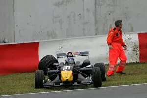 Formula 3 Masters Gallery: Formula Three Masters: Daniel Ricciardo SG Formula crashes