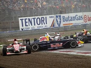 Images Dated 23rd October 2005: Formula Renault 2.0 Eurocup: The start of race 2. Michael Ammermueller Jenzer Motorsport is spinning