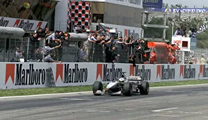 Images Dated 7th May 2000: Formula One Spanish Grand Prix David Coulthard finishing 2nd in Spain Barcelona, Spain