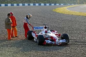 Images Dated 13th December 2005: Formula One Testing: Franck Perera Toyota TF106 spins into the gravel