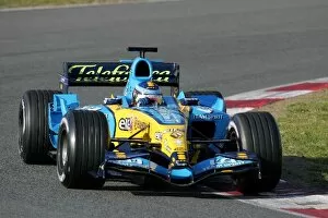 Images Dated 1st December 2005: Formula One Testing: Giorgio Mondini tests for Renault