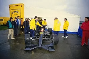 Images Dated 20th November 2001: Formula One Testing: L-R: Gary Anderson and John Watson Jordan Ford 191