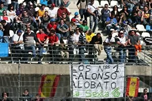 Images Dated 13th February 2009: Formula One Testing: Local fans: Formula One Testing, 9 - 13 February 2009, Jerez, Spain