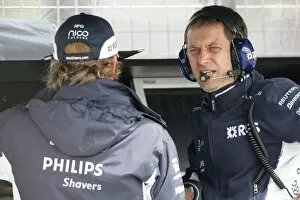 Images Dated 25th June 2008: Formula One Testing: Nico Rosberg Williams speaks with Tony Ross Williams Race Engineer