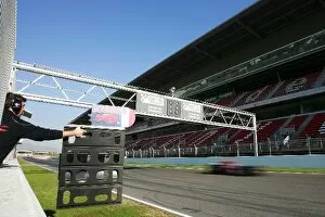 Images Dated 15th November 2007: Formula One Testing: Pitboard for Sebastien Bourdais Scuderia Toro Rosso STR02