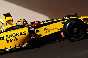 Images Dated 19th November 2010: Formula One Testing: Robert Kubica Renault R30