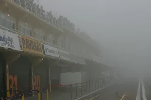 Images Dated 21st January 2008: Formula One Testing: Testing in fog: Formula One Testing, Day One, Valencia, Spain
