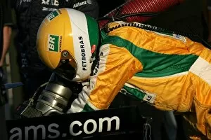 Valancia Gallery: Formula One Testing: Williams Fuel man: Formula One Testing, Day Three, Valencia, Spain