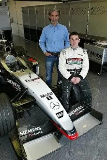 Images Dated 1st October 2003: Formula One Testing: Former World Champion Damon Hill is on hand as McLaren Autosport BRDC Award