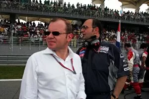 Images Dated 19th March 2006: Formula One World Championship: Alex Shnaider and Dr Colin Kolles MF1Team Manager on the grid