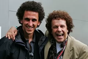 Australian Collection: Formula One World Championship: Anthony Rowlinson Journalist with his doppelganger Leo Sayer Singer