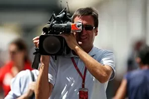 Images Dated 30th October 2008: Formula One World Championship: A cameraman