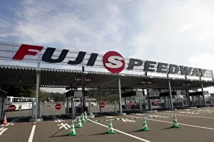 Fuji International Speedway Gallery: Formula One World Championship: Circuit entrance