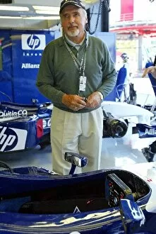 Images Dated 14th September 2003: Formula One World Championship: Dennis Hopper Actor in the Williams garage
