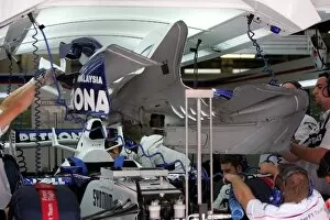 Formula One World Championship: Engine cover is removed on the car of Nick Heidfeld BMW Sauber F1.07