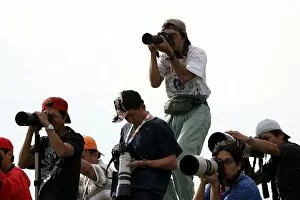 Mount Fuji Gallery: Formula One World Championship: Fans with better equipment that the professionals