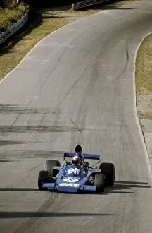 Mosport Gallery: Formula One World Championship: Fifth placed Jackie Stewart practiced the Tyrrell 005 featuring a Lotus 72 inspired front wing