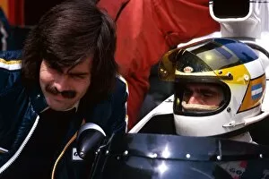 Images Dated 8th January 2004: Formula One World Championship: Gordon Murray Brabham Designer talks with Carlos Reutemann Brabham