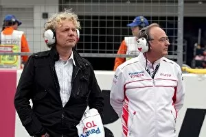 Fuji Gallery: Formula One World Championship: Hans-Bernd Kamps manager of Timo Glock Toyota; with John Howett President of Toyota F1