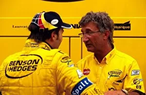 Team Owner Collection: Formula One World Championship: Heinz-Harald Frentzen Jordan talks with his team manager Eddie