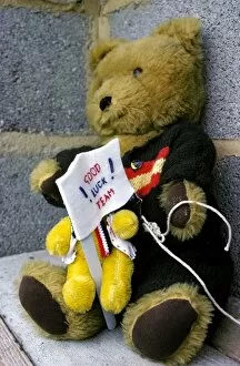 Images Dated 24th April 2003: Formula One World Championship: The Hesketh mascot bear wishes good luck to his favourite team