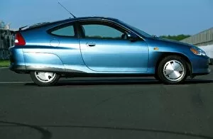 Images Dated 13th November 2001: Formula One World Championship: The Honda Insight dual fuel car. The car uses an electric motor