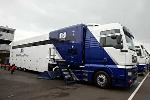 Images Dated 3rd July 2002: Formula One World Championship: The HP BMW Williams Motorhome takes shape prior to the GP weekend