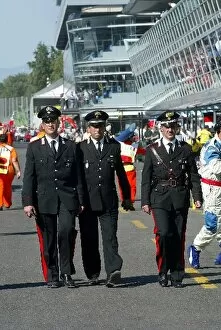 Images Dated 14th September 2003: Formula One World Championship: Italian security