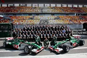 Images Dated 23rd September 2004: Formula One World Championship: The Jaguar Team For Sale group photo