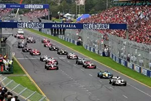Images Dated 2nd April 2006: Formula One World Championship: Jenson Button Honda Racing F1 Team leads at the start of the race