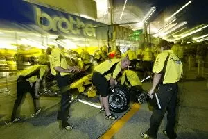 Images Dated 9th October 2003: Formula One World Championship: Jordan practice their pits stops quite late