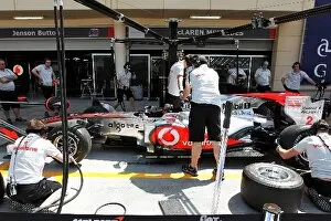 Bahrain Collection: Formula One World Championship: McLaren practice pit stops