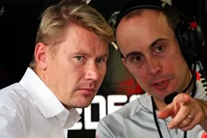 Images Dated 25th September 2009: Formula One World Championship: Mika Hakkinen with Phil Prew McLaren Race Engineer
