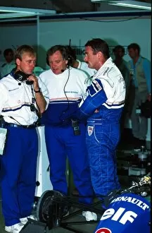 Engineer Collection: Formula One World Championship: Nigel Mansell talks with the Williams race engineers, David Brown