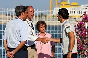 Images Dated 22nd August 2009: Formula One World Championship: Pedro De La Rosa talks with Francisco Camps Ortiz Partido Popular
