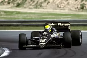Hungarian Gallery: Formula One World Championship: Pole sitter Ayrton Senna Lotus 98T finished the race in second position